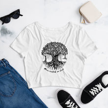 Load image into Gallery viewer, Women’s Crop Tee with Maui Banyan Tree
